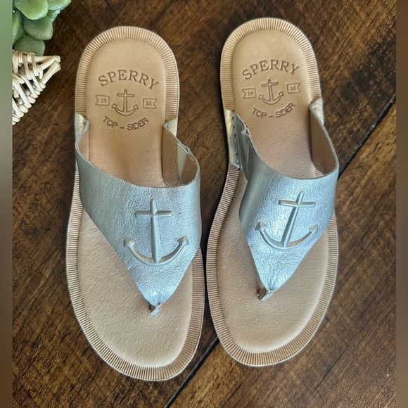 Sperry Top-Siders | Seaport Flip-Flop Sandals, Color: Platinum - Picture 2 of 5